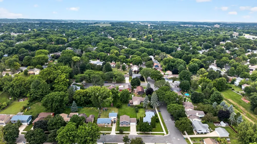 3015 4th Avenue NW Rochester, MN 55901