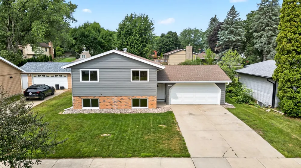 3015 4th Avenue NW Rochester, MN 55901