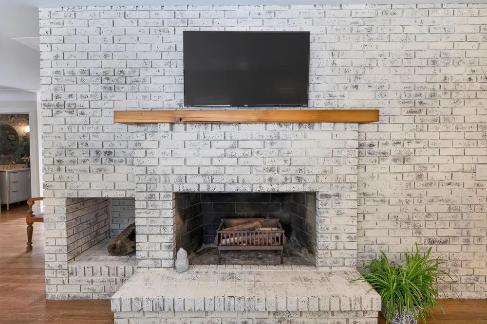 3945 Hillcrest Way Deephaven, MN 55391