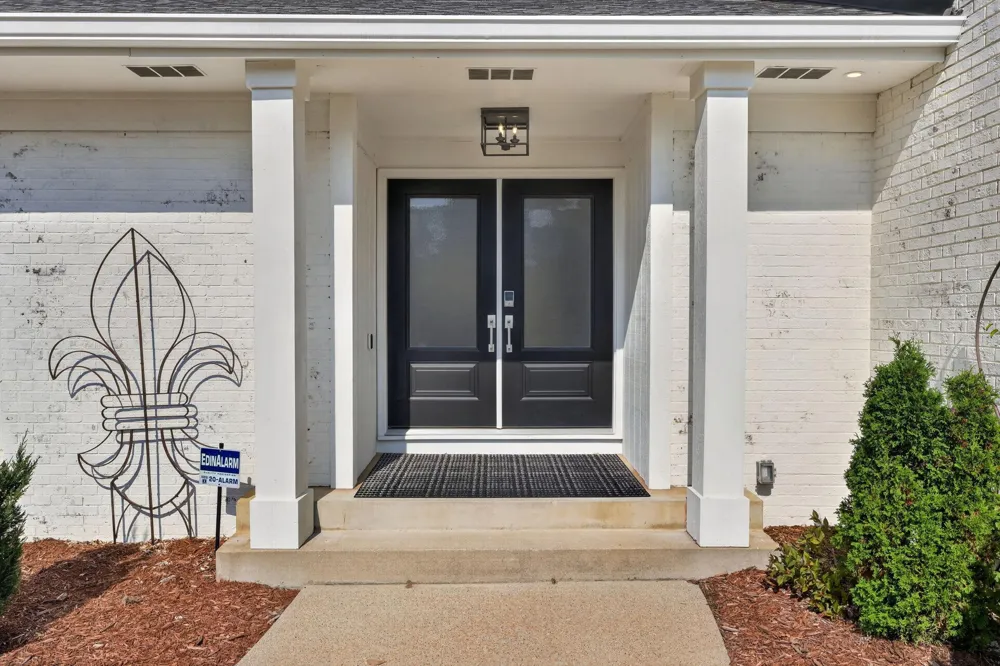 3945 Hillcrest Way Deephaven, MN 55391