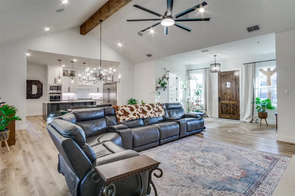 112 Wooded Acres Drive Mineral Wells, TX 76067