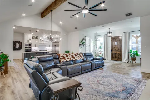 112 Wooded Acres Drive