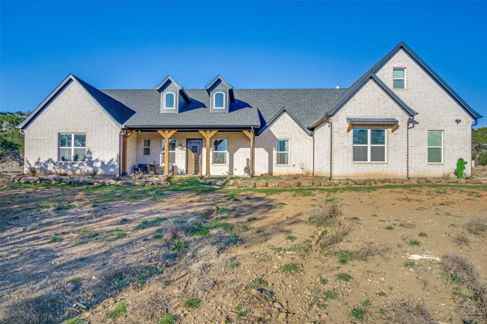 112 Wooded Acres Drive Mineral Wells, TX 76067