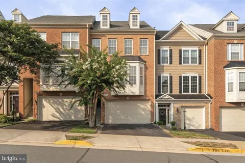 43770 LEES MILL SQUARE
