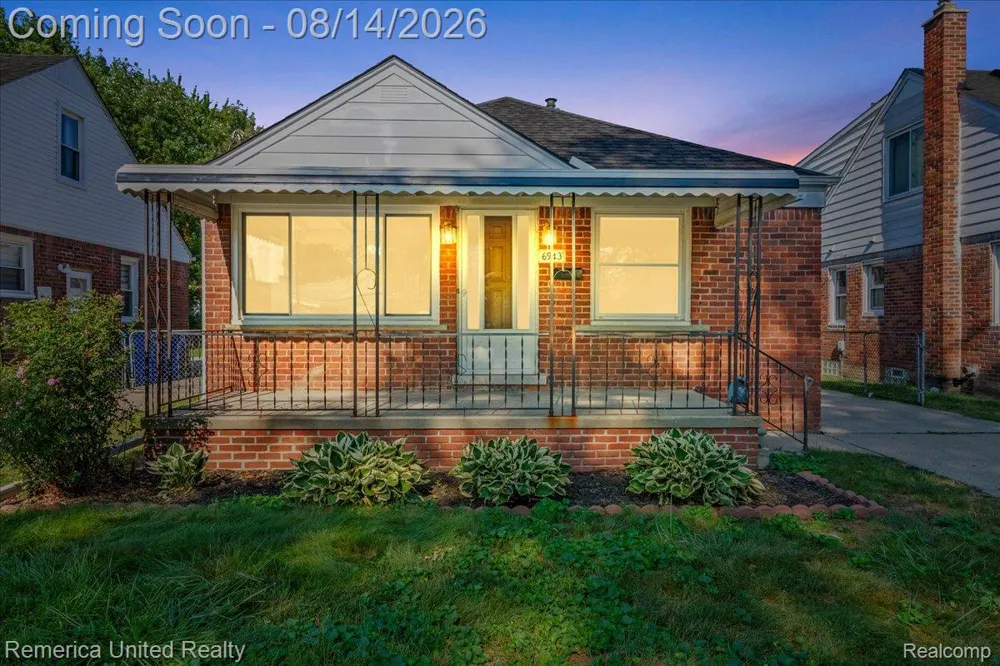 6943 Colonial Street Dearborn Heights City, MI 48127