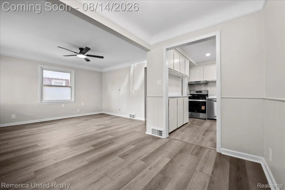 6943 Colonial Street Dearborn Heights City, MI 48127
