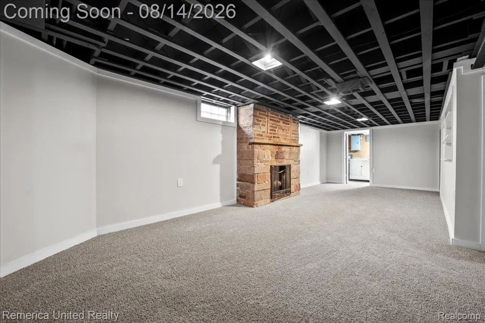 6943 Colonial Street Dearborn Heights City, MI 48127