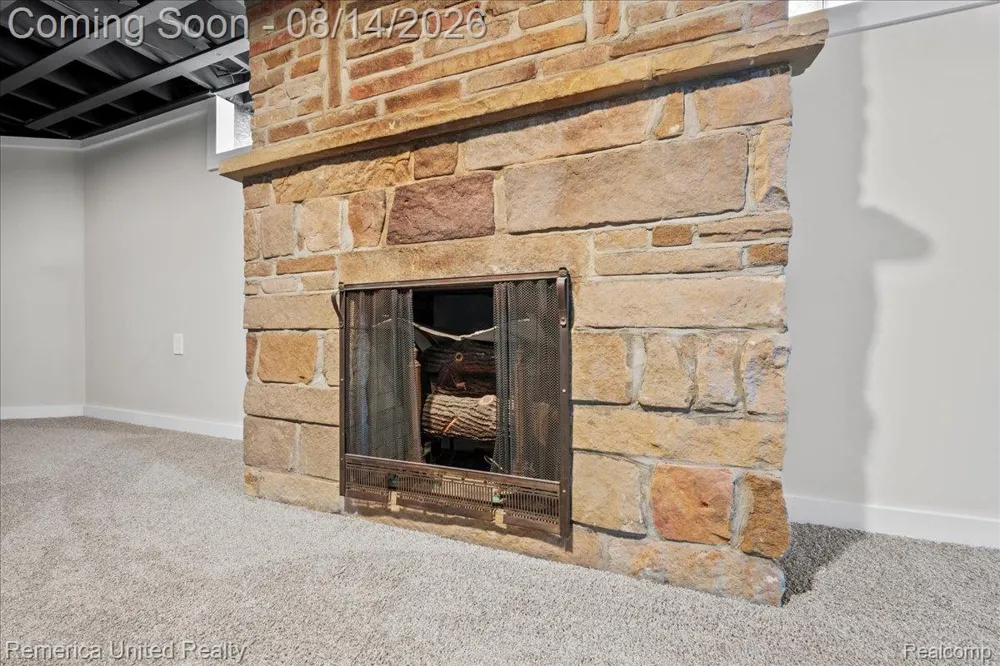 6943 Colonial Street Dearborn Heights City, MI 48127