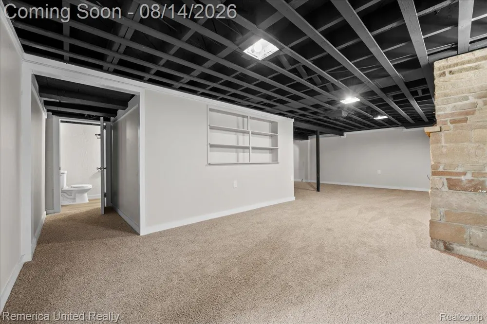6943 Colonial Street Dearborn Heights City, MI 48127