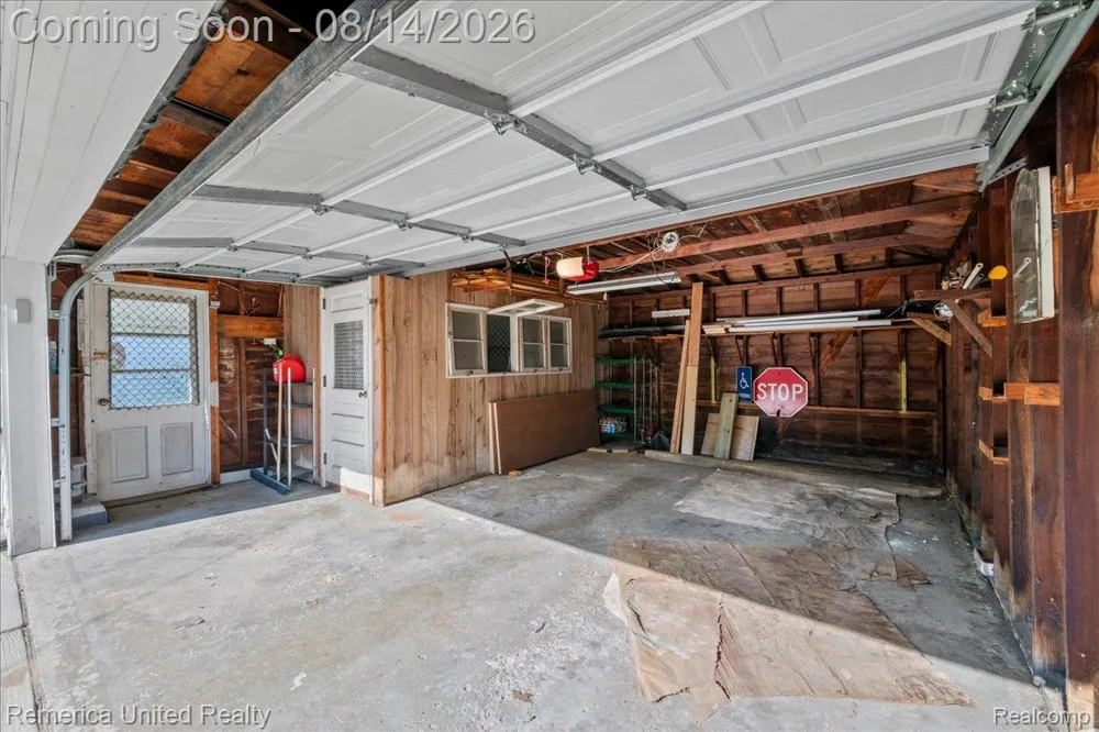 6943 Colonial Street Dearborn Heights City, MI 48127