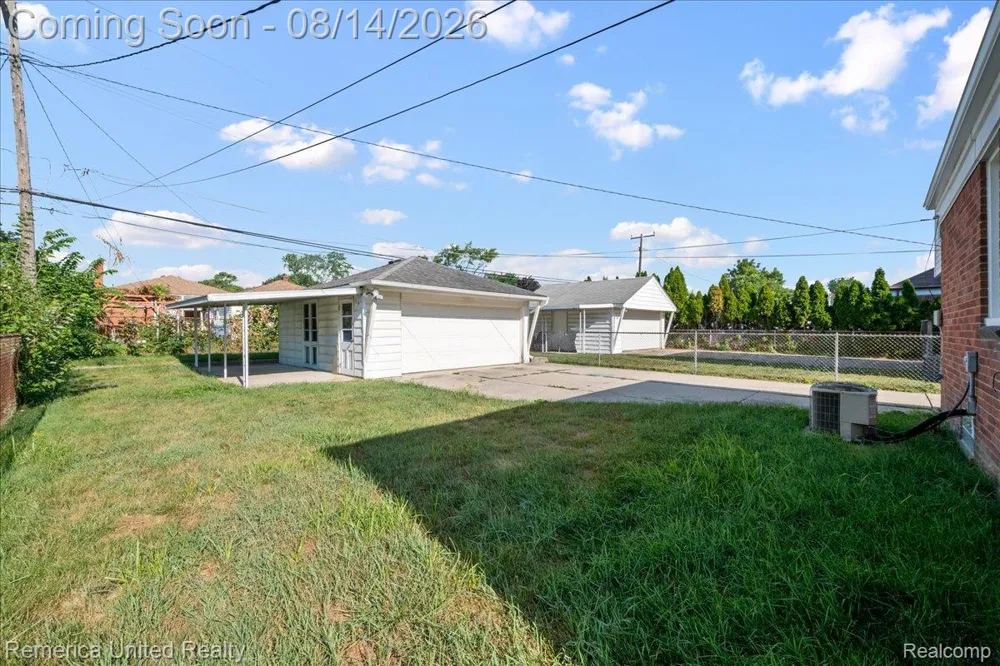 6943 Colonial Street Dearborn Heights City, MI 48127