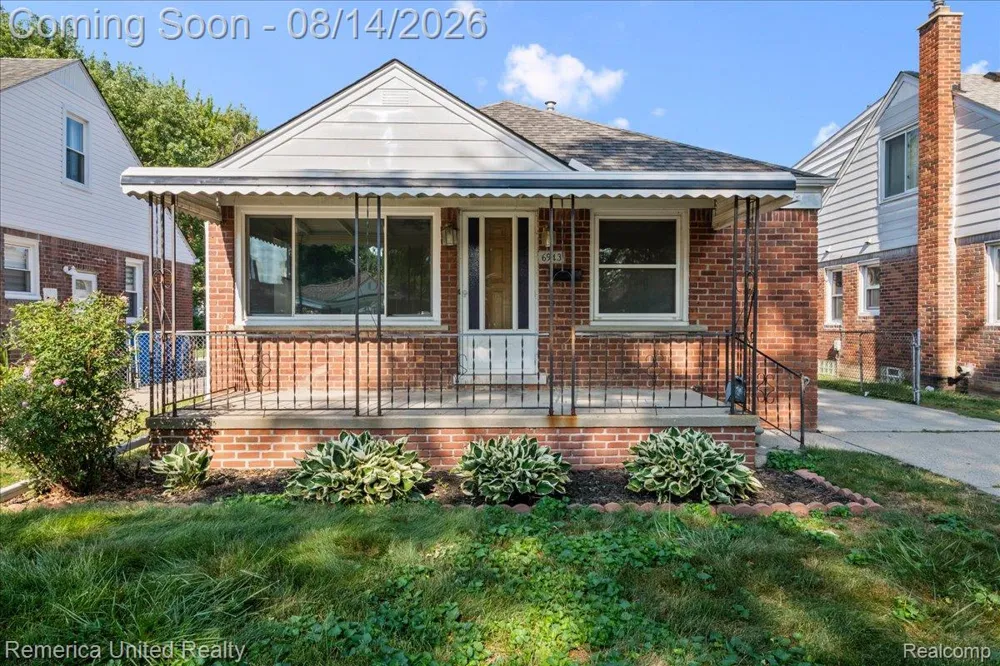 6943 Colonial Street Dearborn Heights City, MI 48127