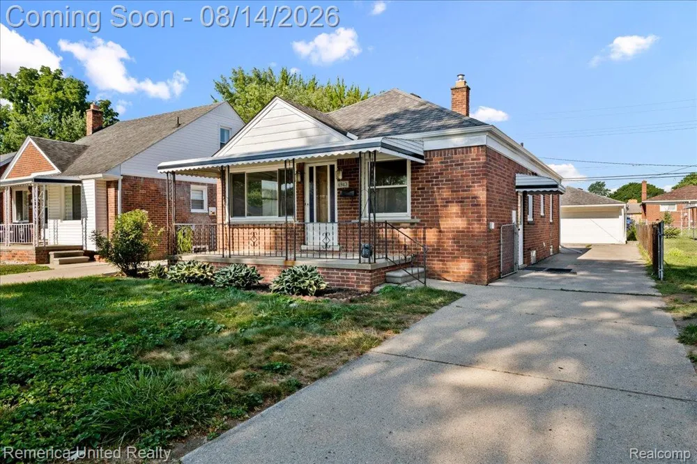 6943 Colonial Street Dearborn Heights City, MI 48127