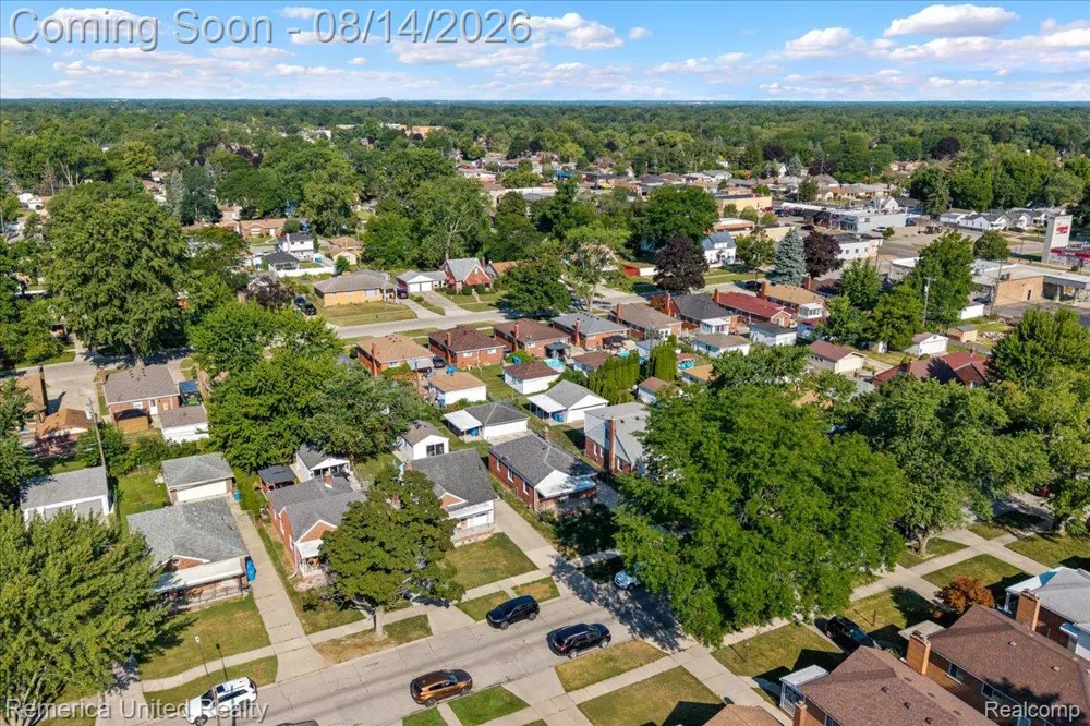 6943 Colonial Street Dearborn Heights City, MI 48127
