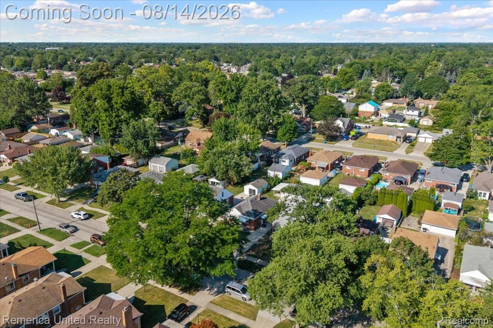 6943 Colonial Street Dearborn Heights City, MI 48127