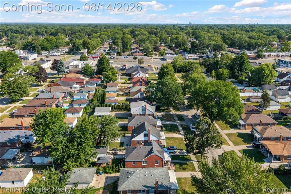 6943 Colonial Street Dearborn Heights City, MI 48127