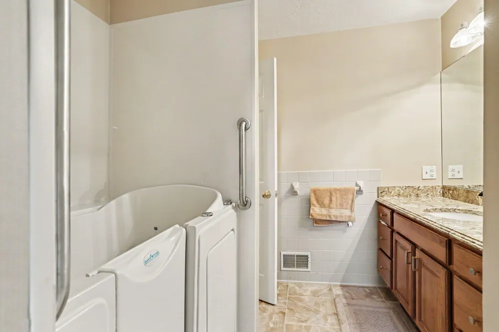 30 Oakdale Lane #104 Coldwater City, MI 49036
