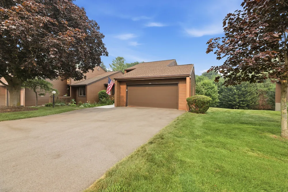 625 Maple Creek Drive #35 Holland City, MI 49423