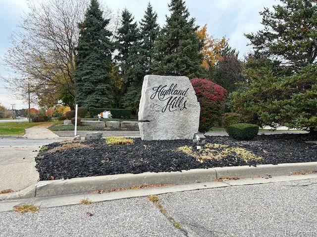 49777 HIDDEN VALLEY DRIVE Macomb Township, MI 48044