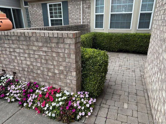 49777 HIDDEN VALLEY DRIVE Macomb Township, MI 48044