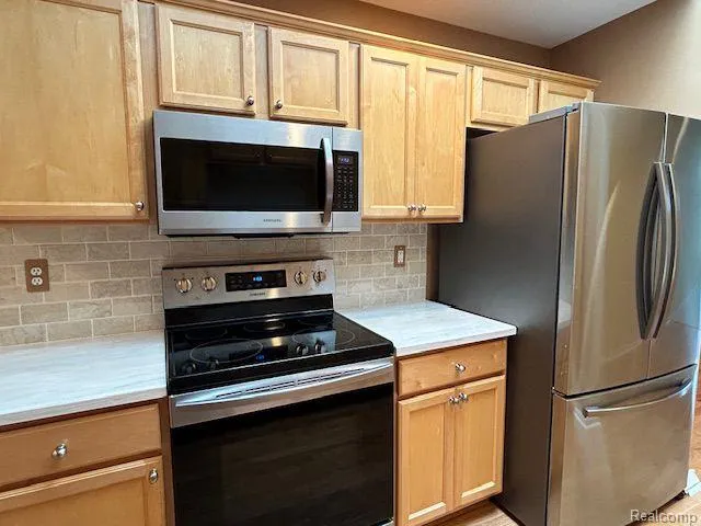 49777 HIDDEN VALLEY DRIVE Macomb Township, MI 48044
