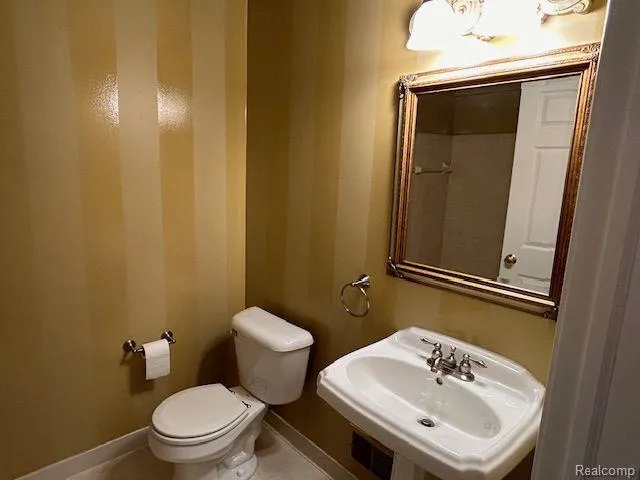 49777 HIDDEN VALLEY DRIVE Macomb Township, MI 48044