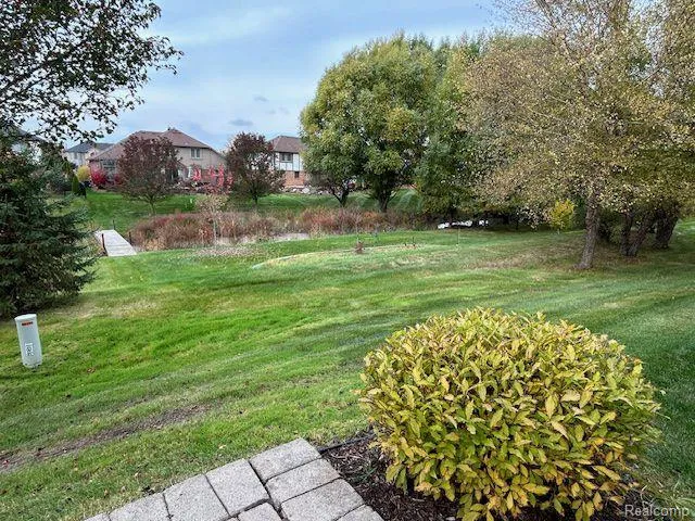 49777 HIDDEN VALLEY DRIVE Macomb Township, MI 48044