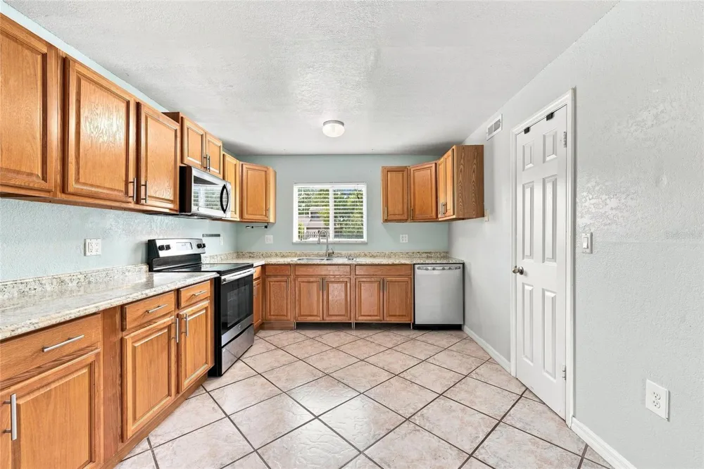 1000 LAKE OF THE WOODS BOULEVARD #105E Fern Park, FL 32730