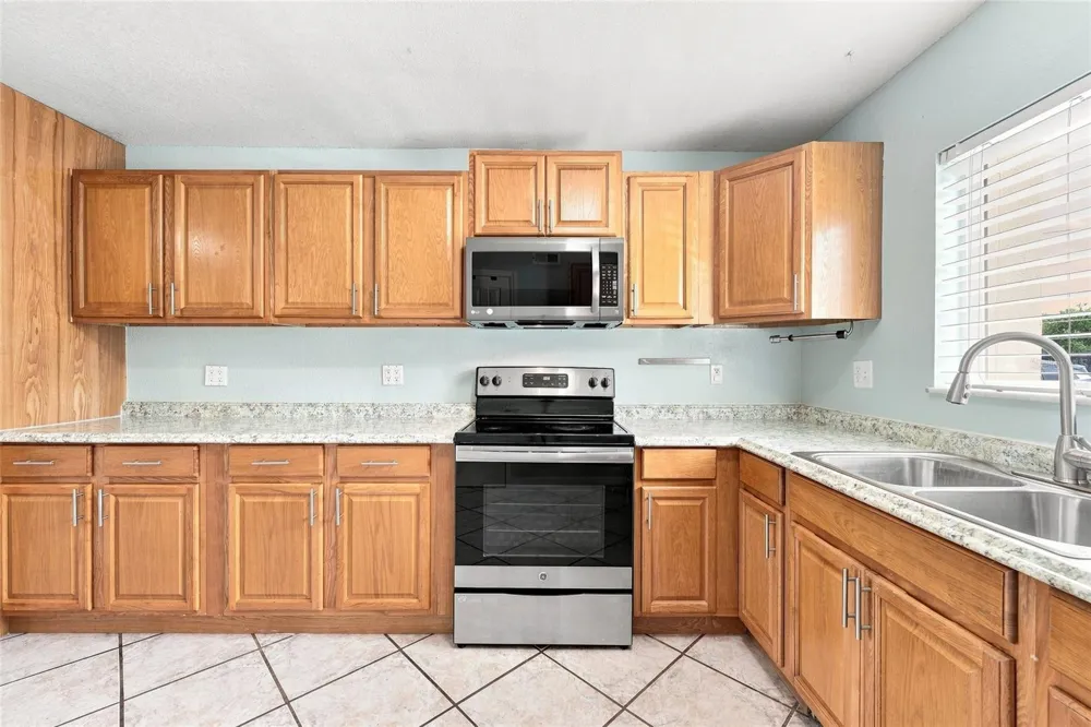 1000 LAKE OF THE WOODS BOULEVARD #105E Fern Park, FL 32730