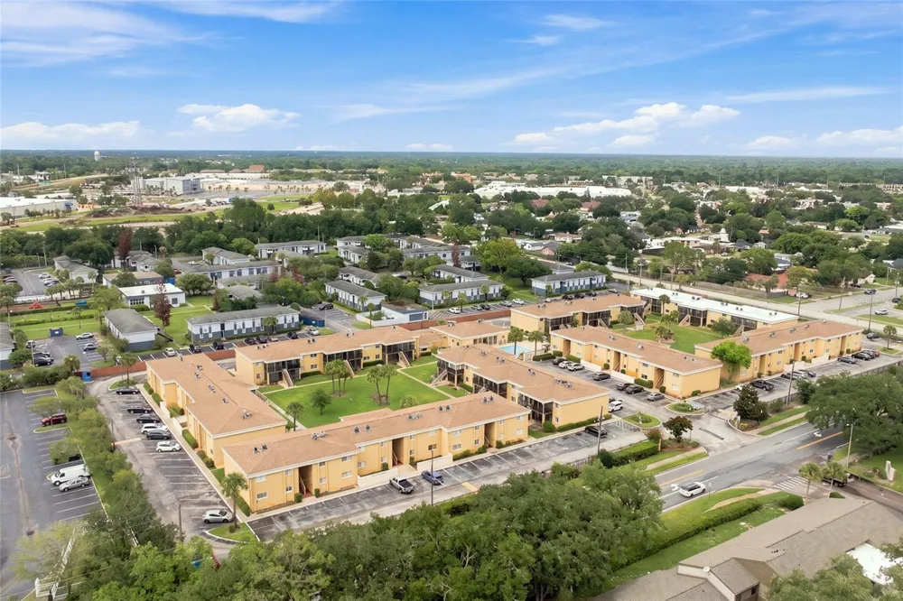 1000 LAKE OF THE WOODS BOULEVARD #105E Fern Park, FL 32730