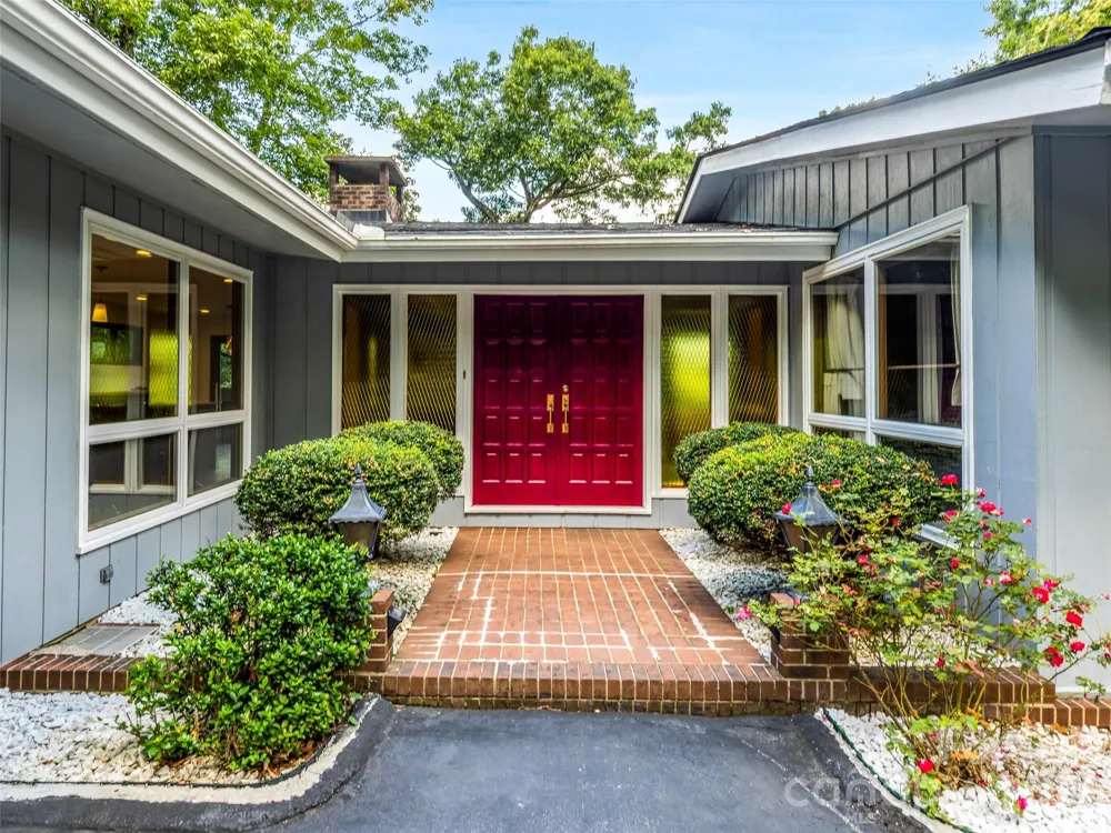 252 Middlemount Road Pisgah Forest, NC 28768