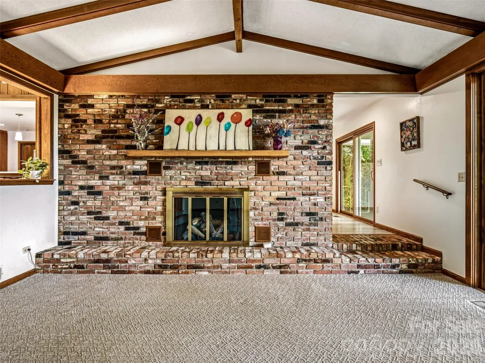 252 Middlemount Road Pisgah Forest, NC 28768