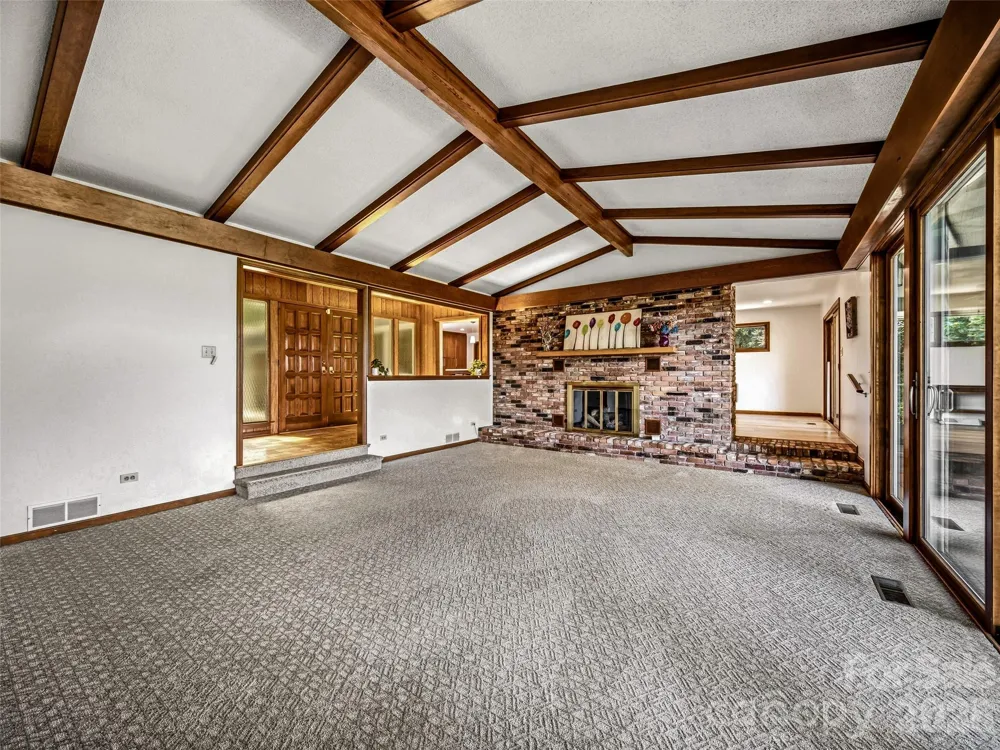 252 Middlemount Road Pisgah Forest, NC 28768
