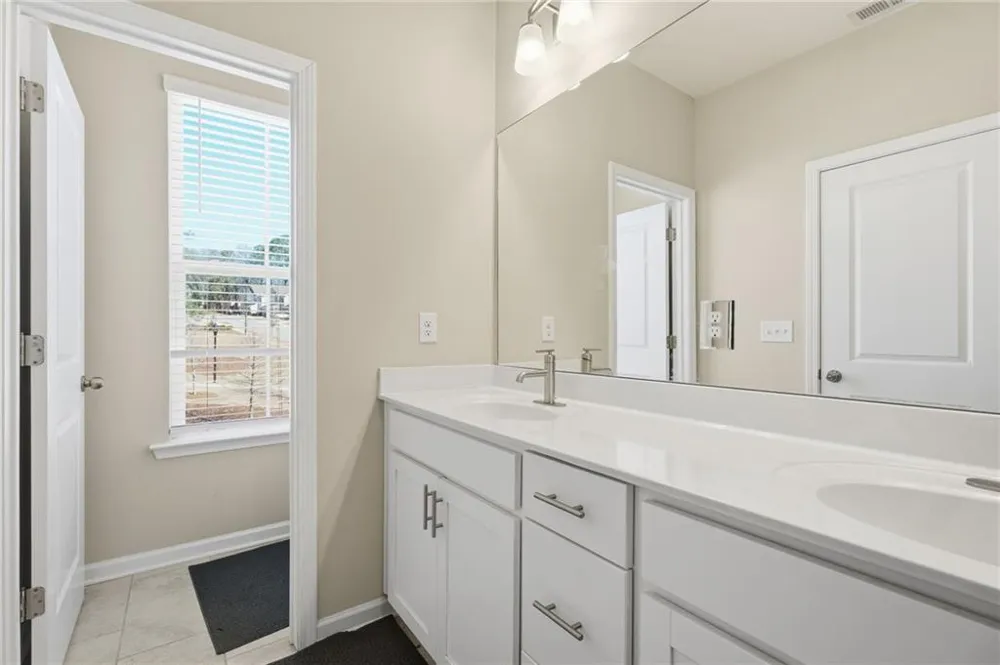3317 Park Pointe Circle Scottdale, GA 30079