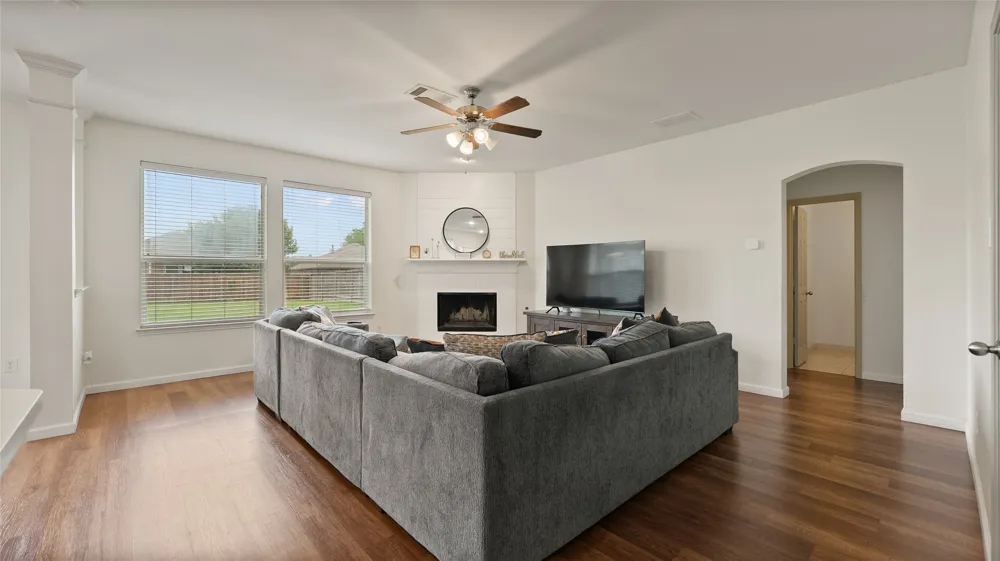 9208 Comanche Ridge Drive Fort Worth, TX 76131