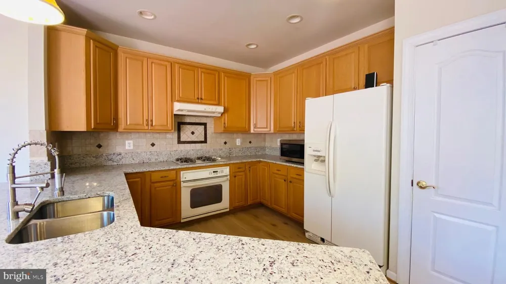 8853 MODANO PLACE Fairfax, VA 22031