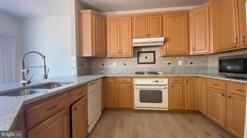 8853 MODANO PLACE Fairfax, VA 22031