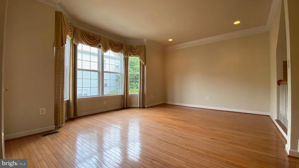 8853 MODANO PLACE Fairfax, VA 22031