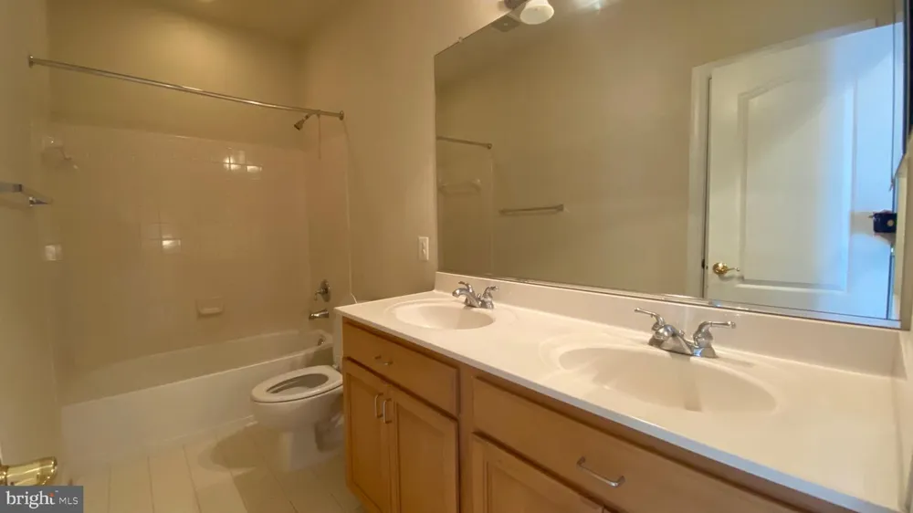 8853 MODANO PLACE Fairfax, VA 22031