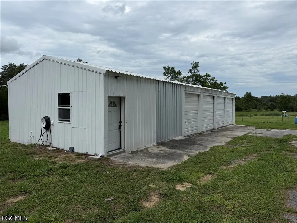 Kossik Road Zephyrhills, FL 33541