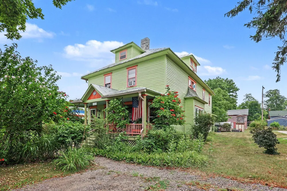 109 S Division Street Whitehall, MI 49461