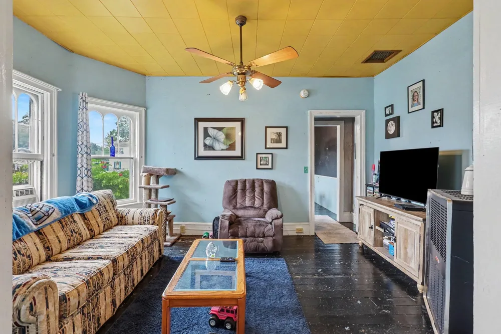 109 S Division Street Whitehall, MI 49461