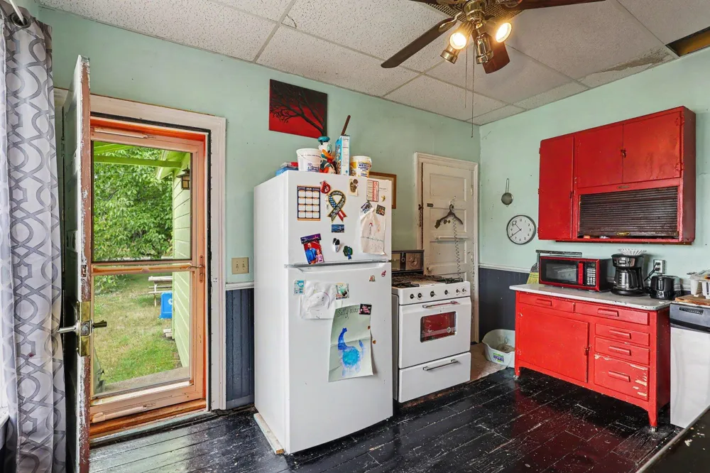 109 S Division Street Whitehall, MI 49461