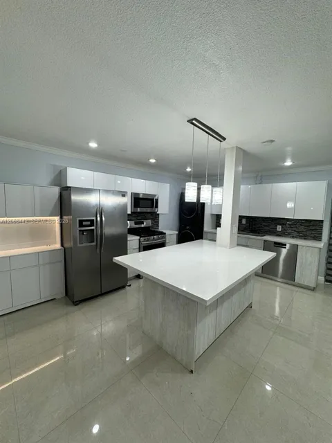 6812 Brookline Dr #6812