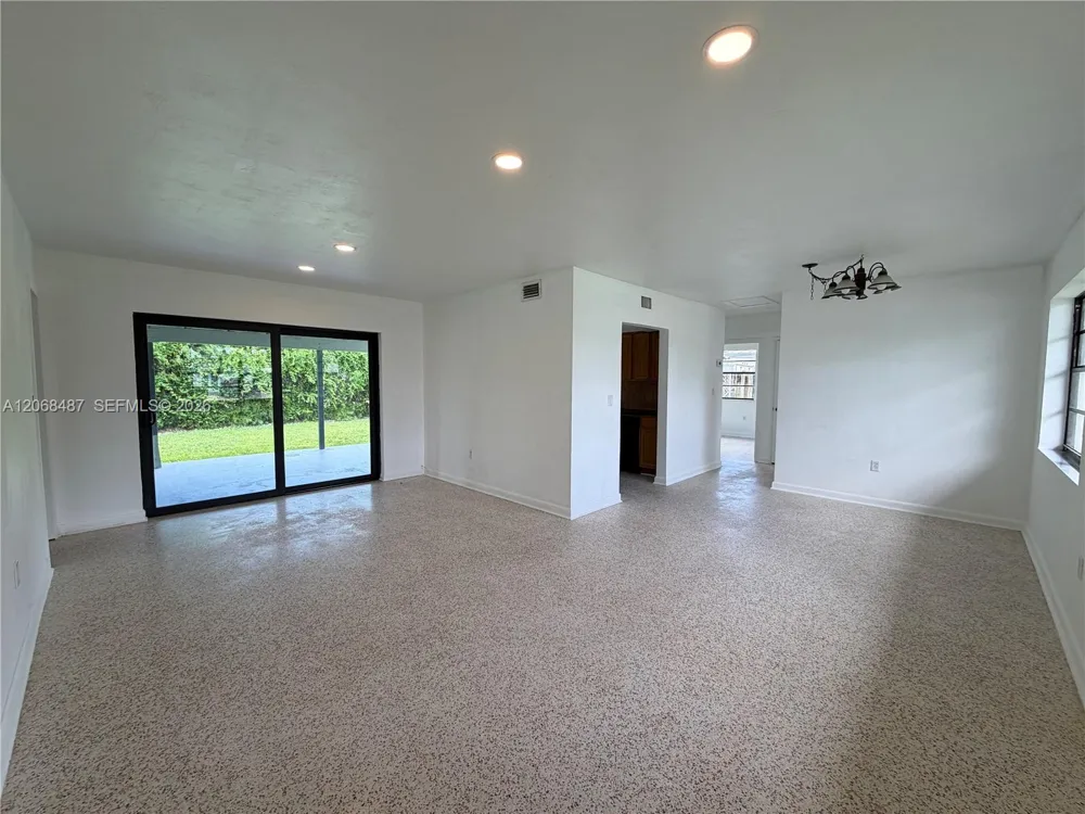 4361 SW 97th Ct Miami, FL 33165
