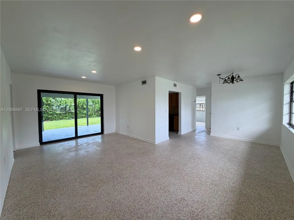 4361 SW 97th Ct Miami, FL 33165