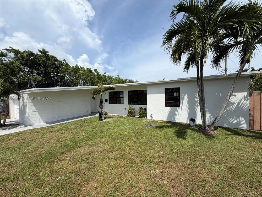 4361 SW 97th Ct Miami, FL 33165