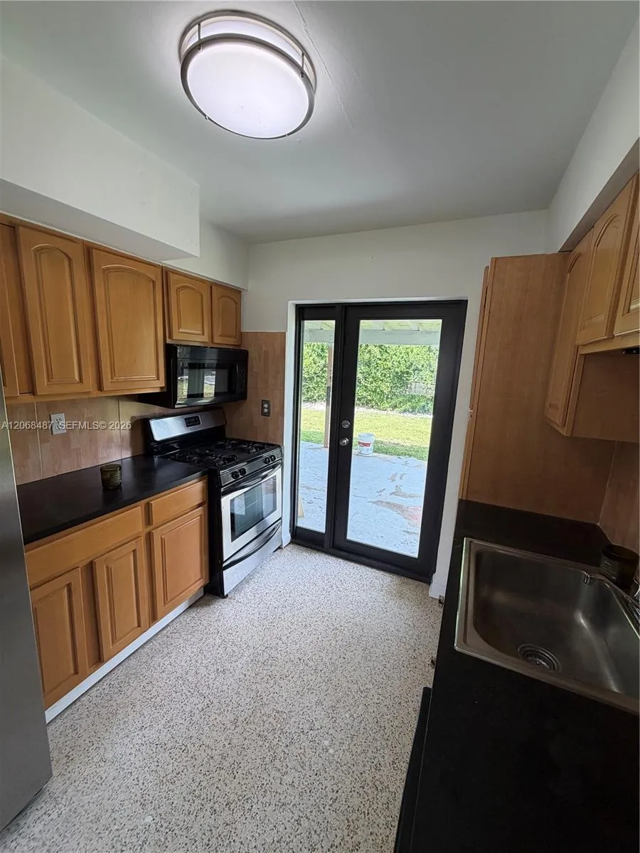 4361 SW 97th Ct Miami, FL 33165