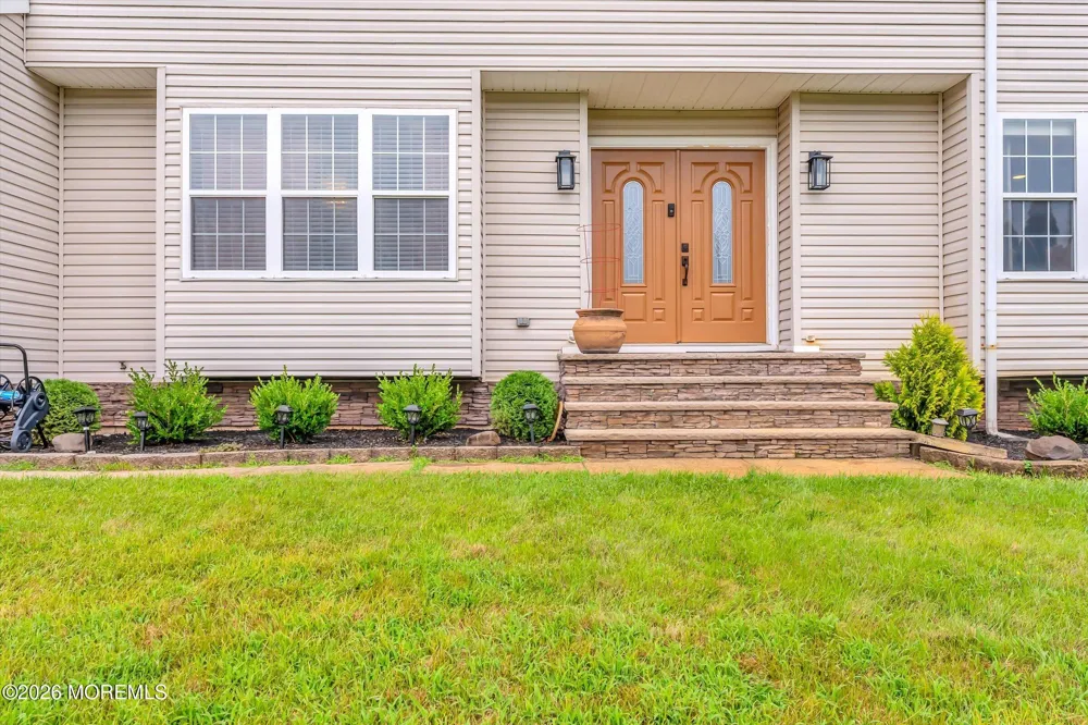 6 Rizzo Court Howell, NJ 07731
