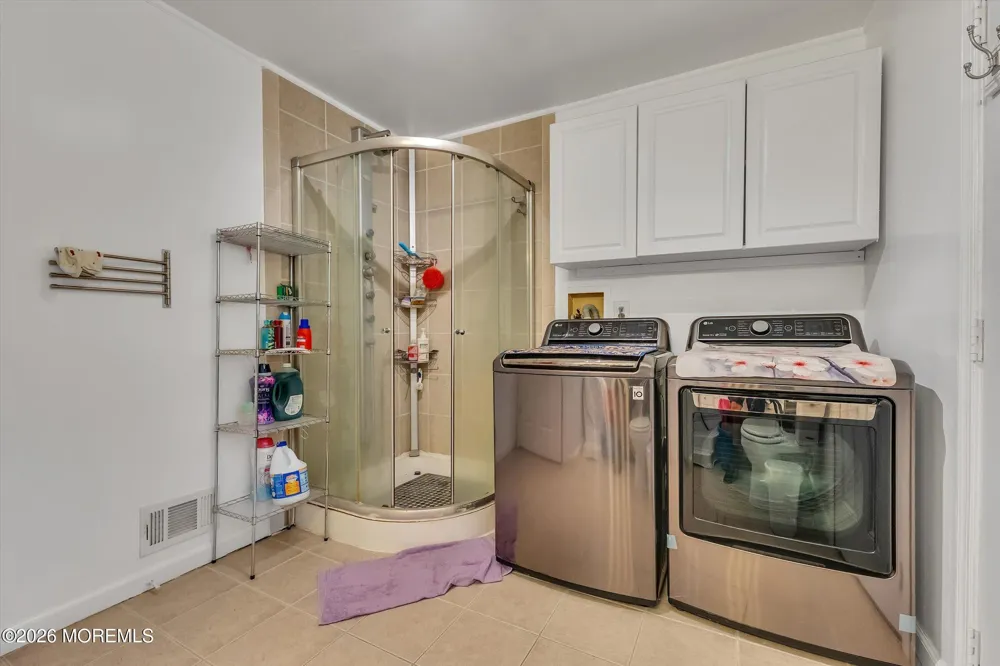 6 Rizzo Court Howell, NJ 07731
